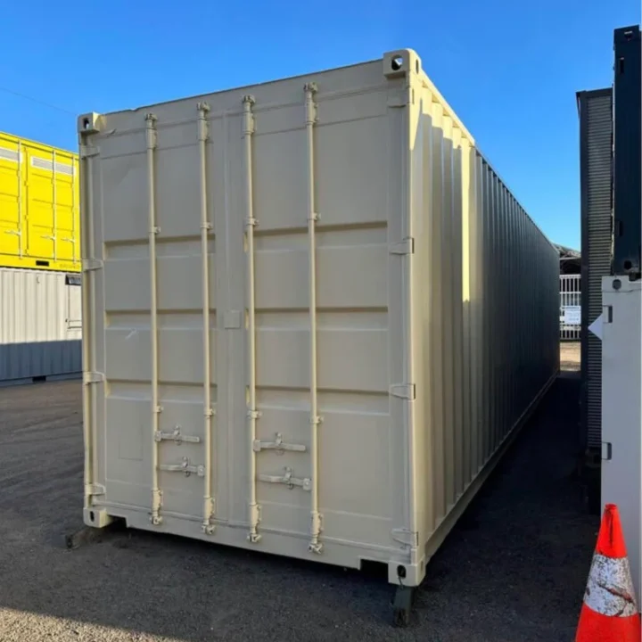 Contentor de 40' x 8' pés com rodas