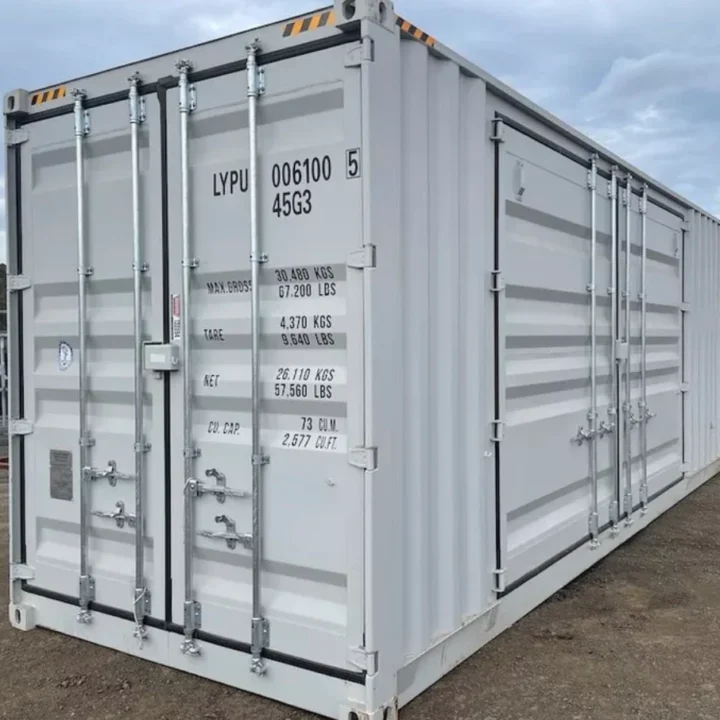 Contentor marítimo High Cube de 40 pés com 4 portas laterais.