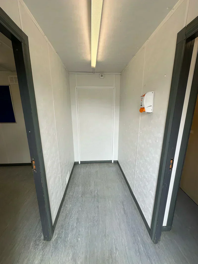 CONTENTOR DE ESCRITÓRIO 9,7 x 3 M COM INSTALAÇÕES SANITÁRIAS - Image 6