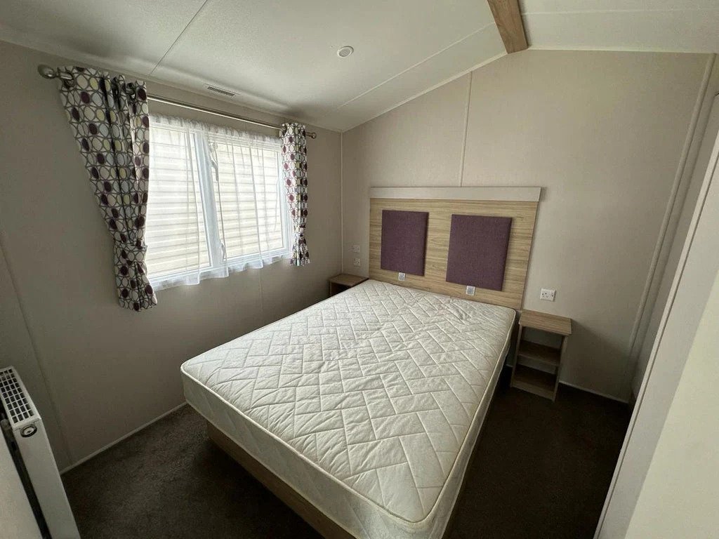 WILLERBY LINWOOD C1568 - Image 5