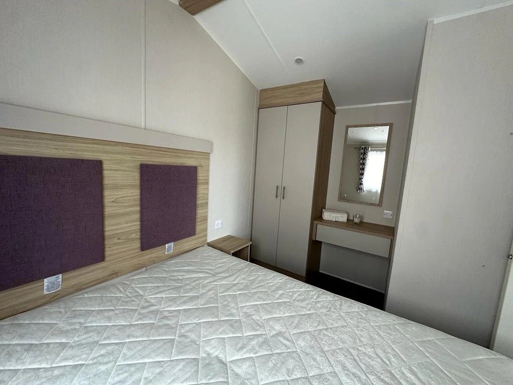WILLERBY LINWOOD C1568 - Image 3