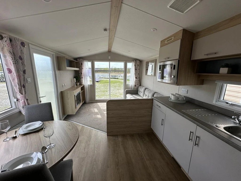 WILLERBY LINWOOD C1568 - Image 11