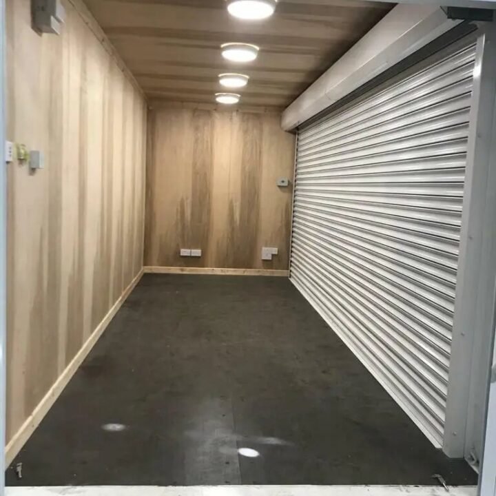 Contentores de transporte com porta de enrolar de 6 m x 2,4 m